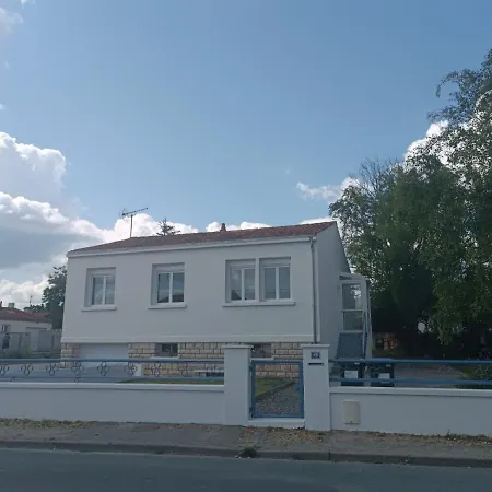 בית נופש Charmante Maison Entre Et Campagne *